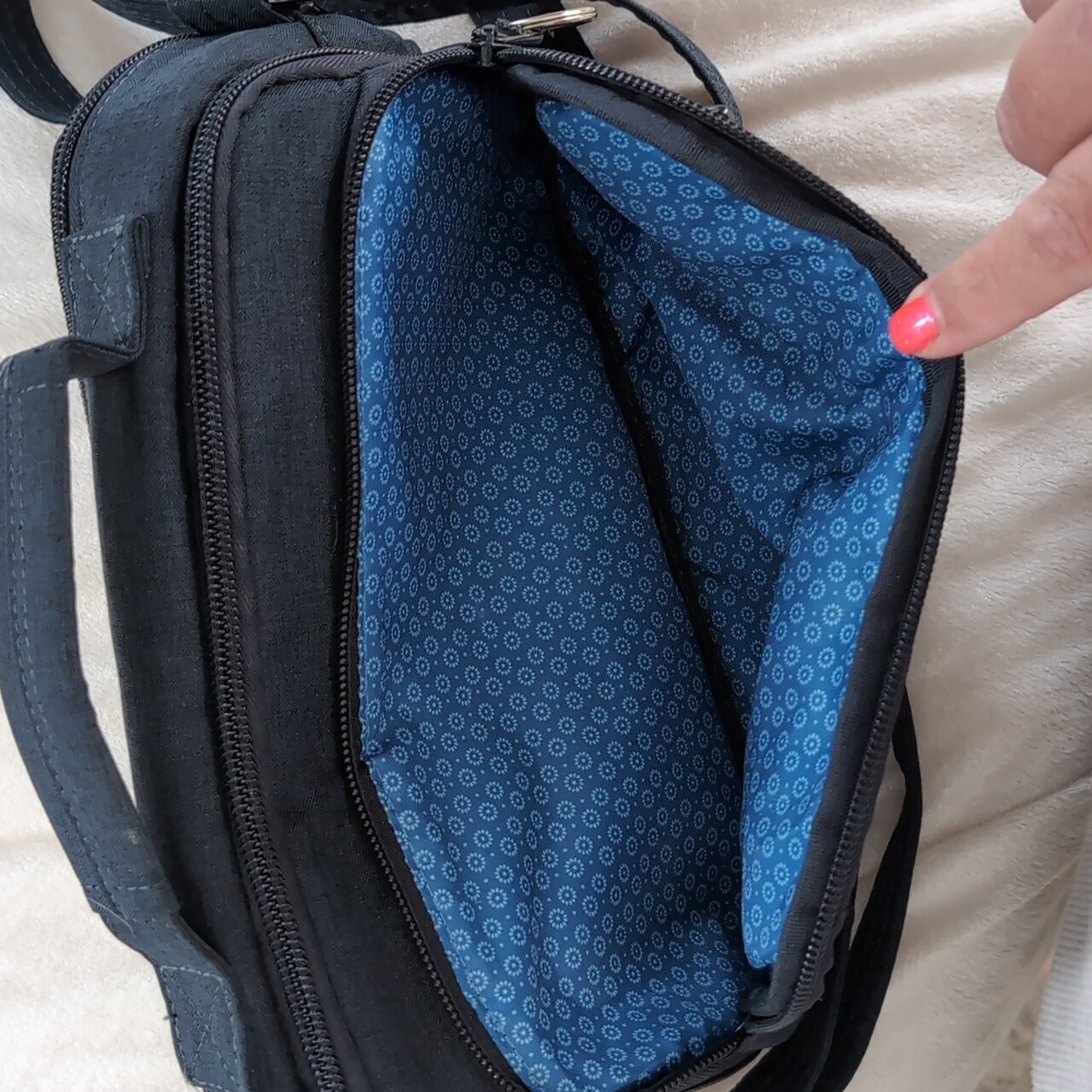 Lug Scoop Crossbody Bag Navy - Picture 6 of 15